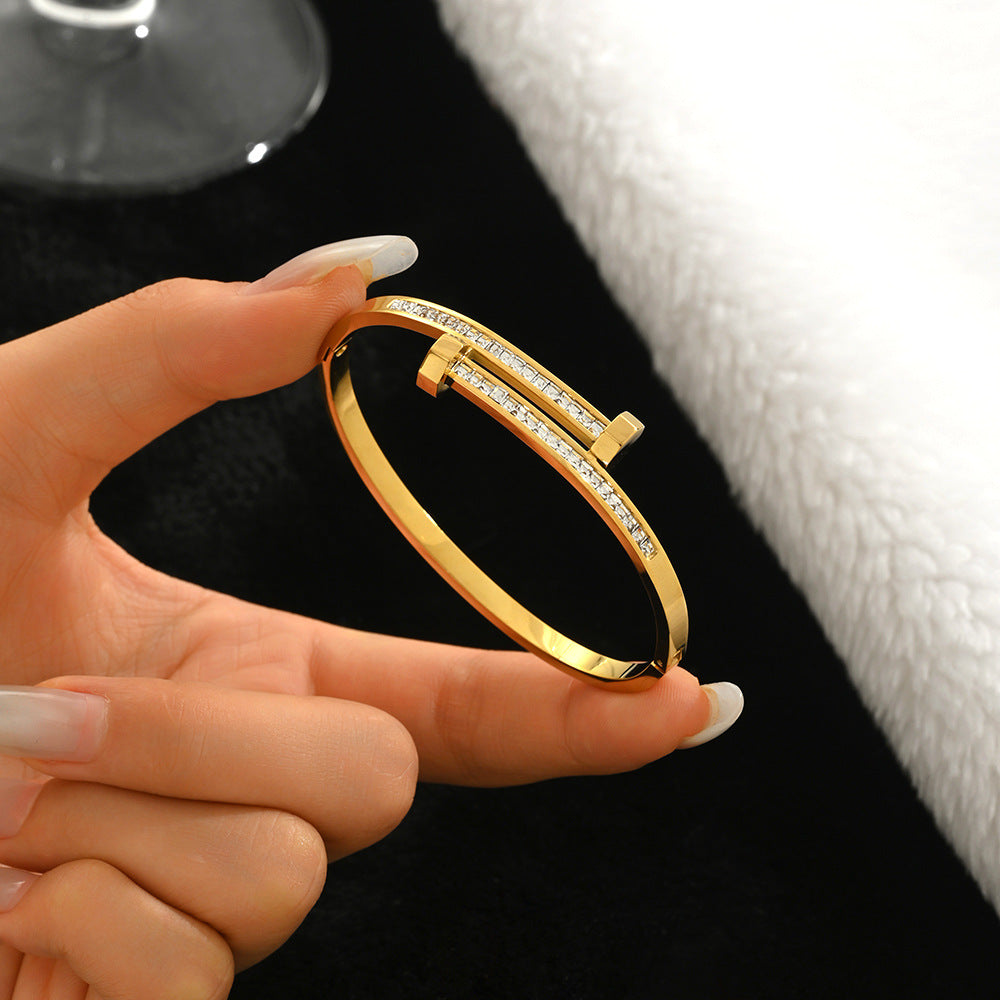 10aeb197-ad2b-4aac-8e32-c75d356ec31a