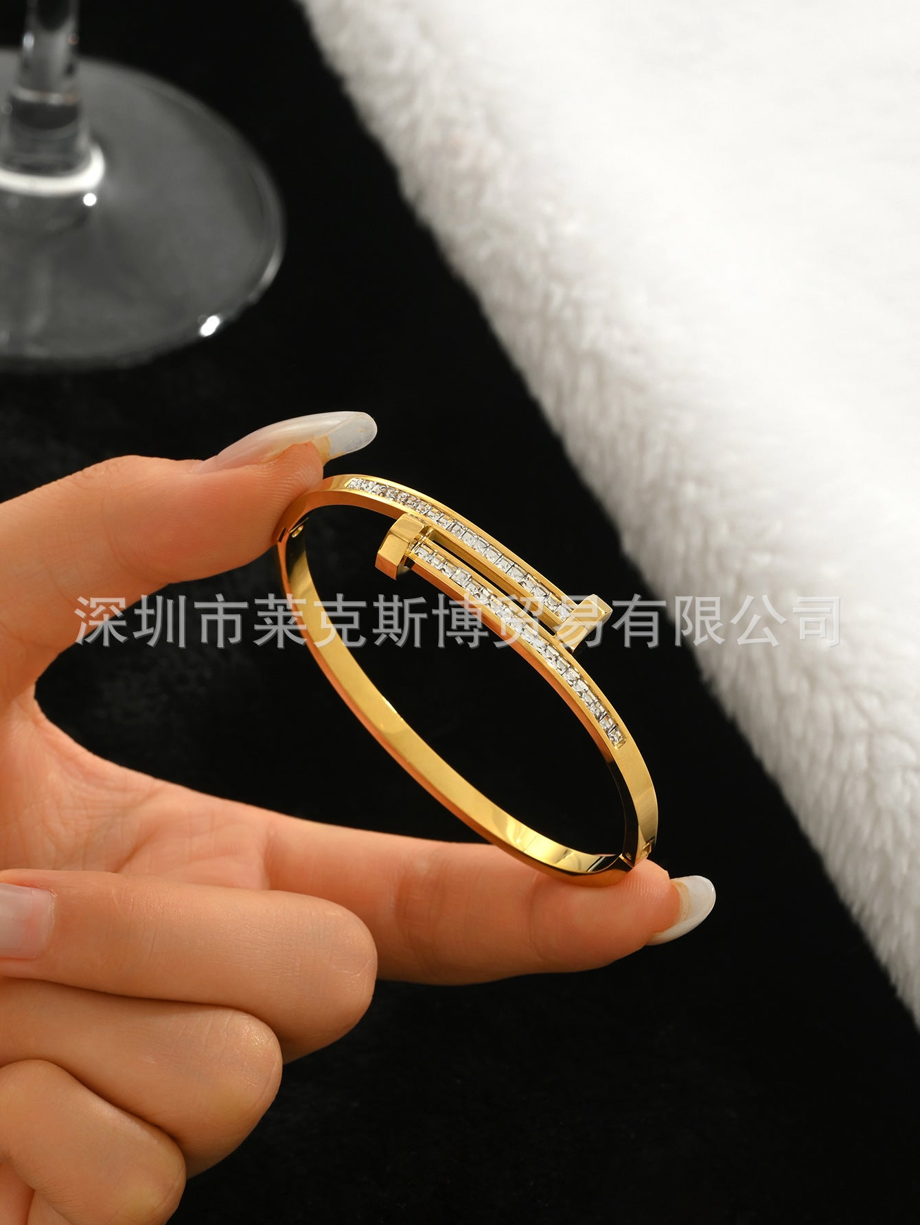 726db184-832c-4a52-b291-1a185319abcf