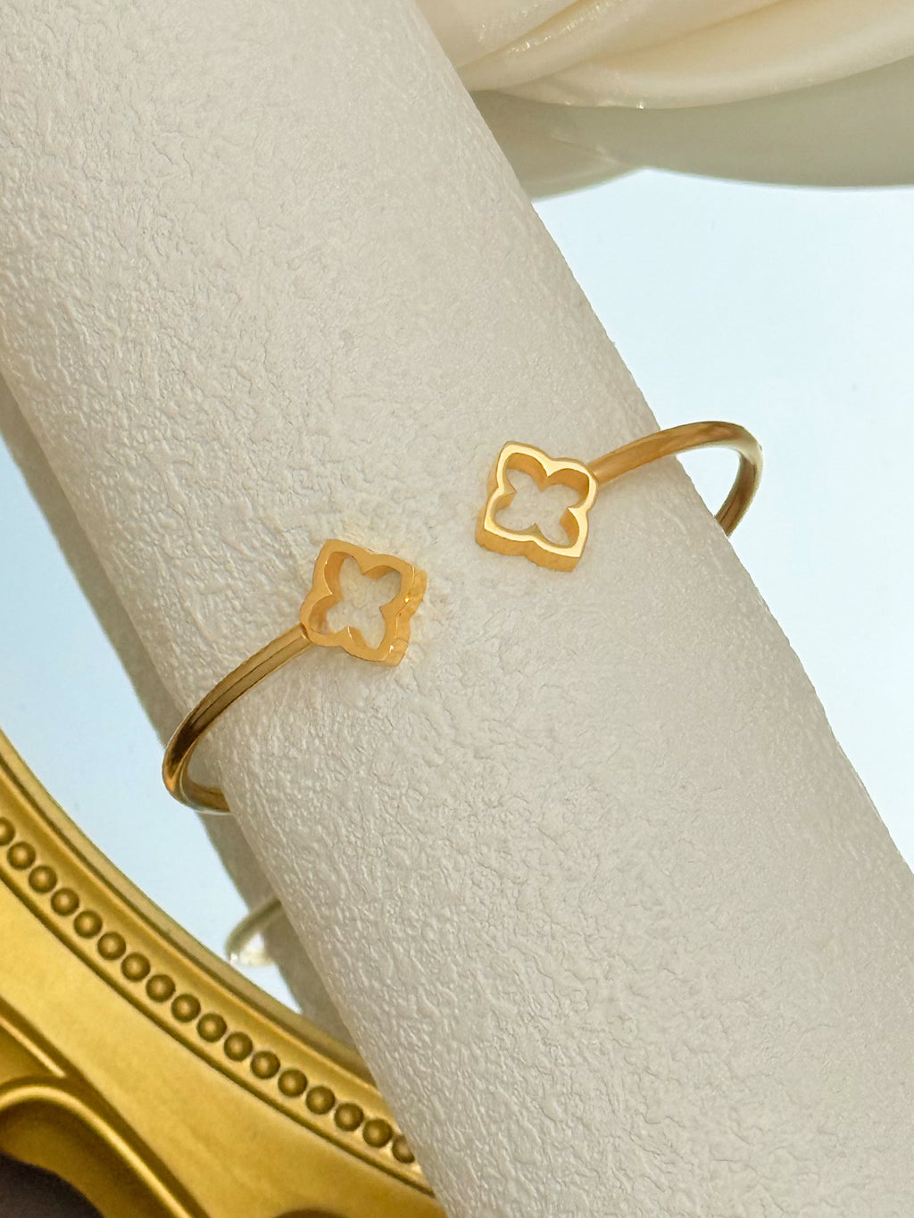 b0eba843-479c-475a-9b0f-d43bd39adade